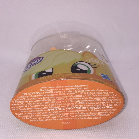 My Little Pony Applejack Red Apples Yellow Hair - Picture 8 of 10